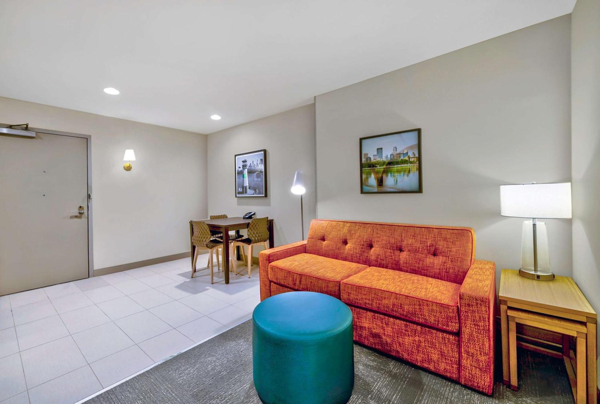 Home2 Suites By Hilton Minneapolis Downtown ภายนอก รูปภาพ